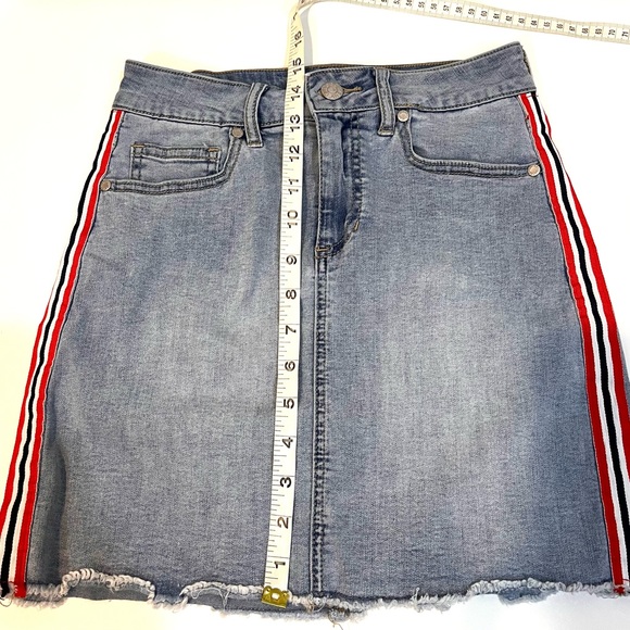 Guess Stretchy Jean Skirt With Stripes - Picture 5 of 10
